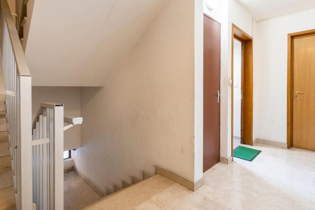 Studio Cosy Proche Du Centre + Parking Gratuit คลูส ภายนอก รูปภาพ